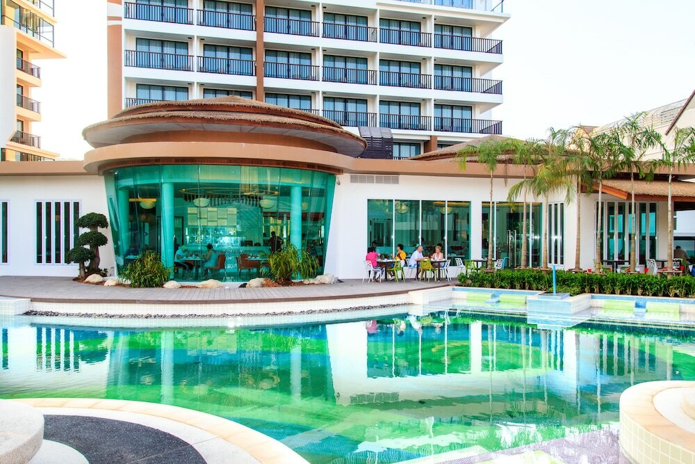 Фото The Beach Heights Resort