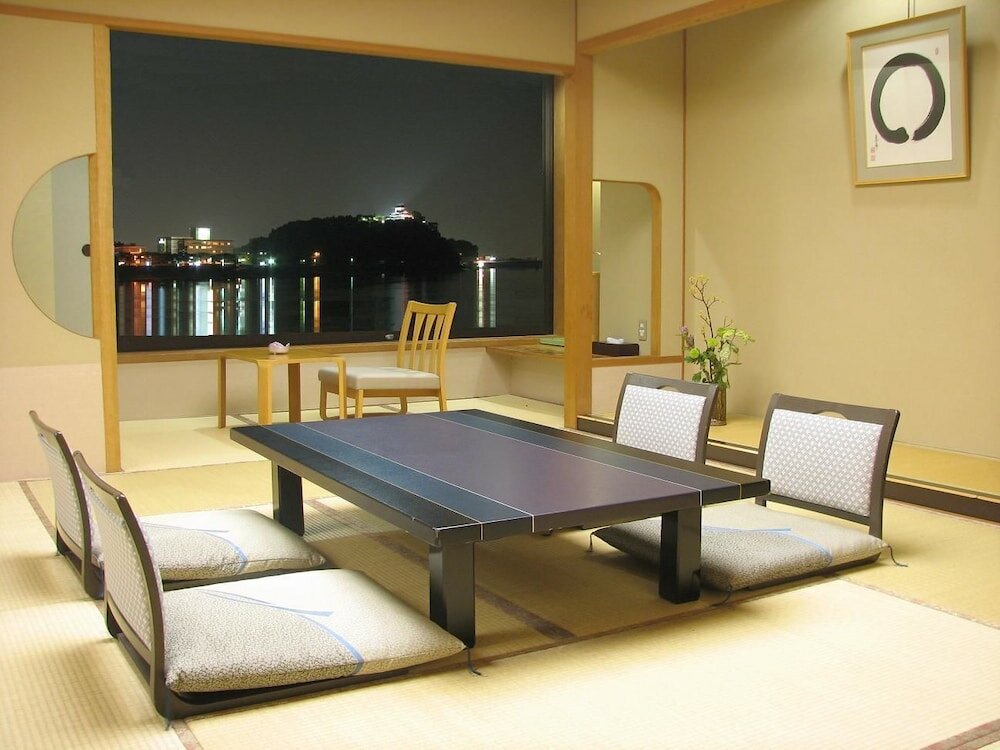 Фото Syunjuan Hasshokaku Mizunowo