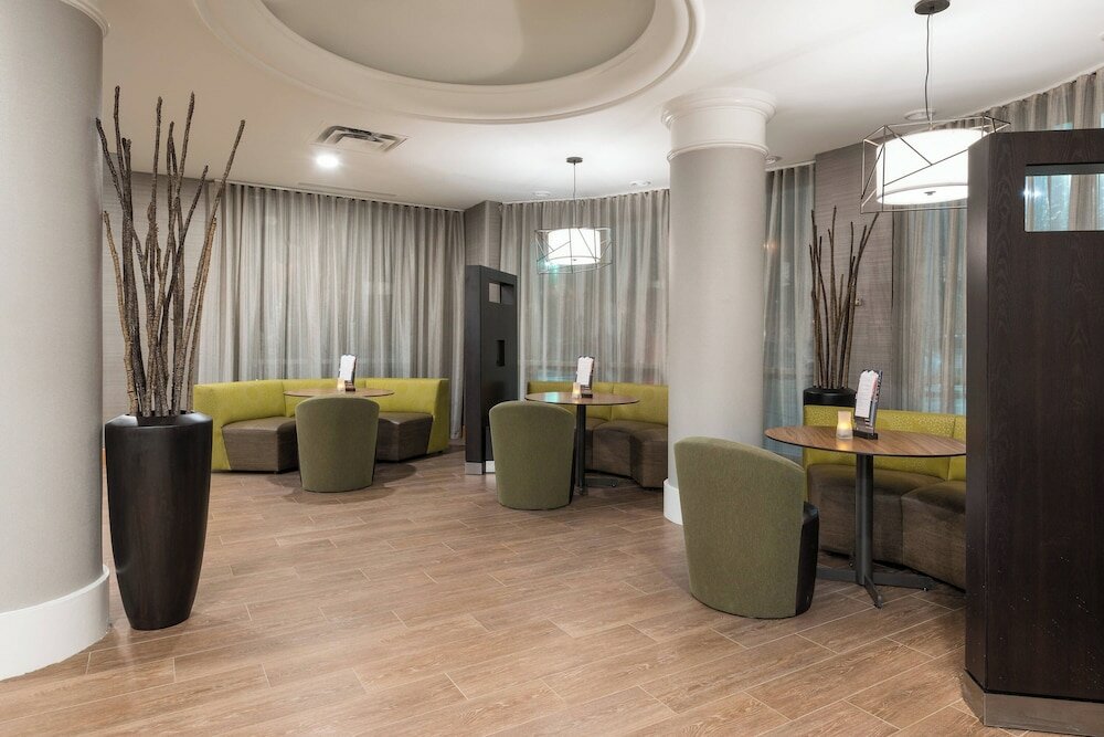 Фото Courtyard by Marriott Toronto Vaughan