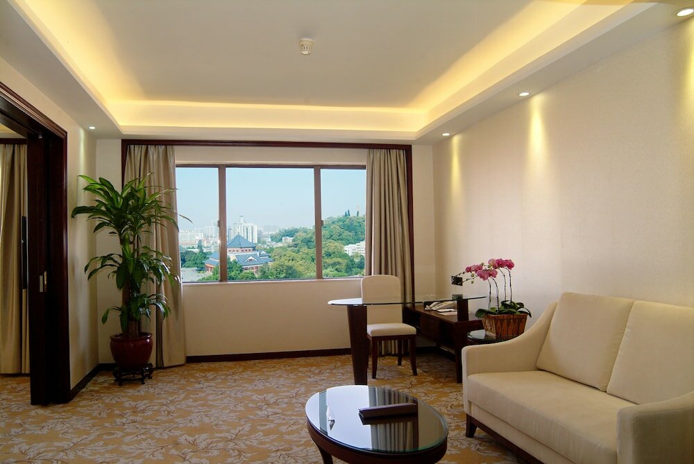 Фото Guangdong Hotel