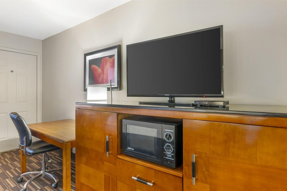 Фото Best Western Executive Inn