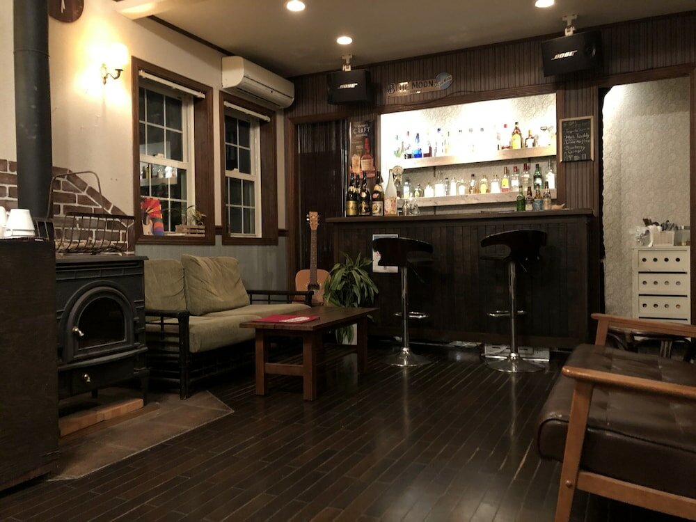 Фото Iza Kamakura Guest House & Bar