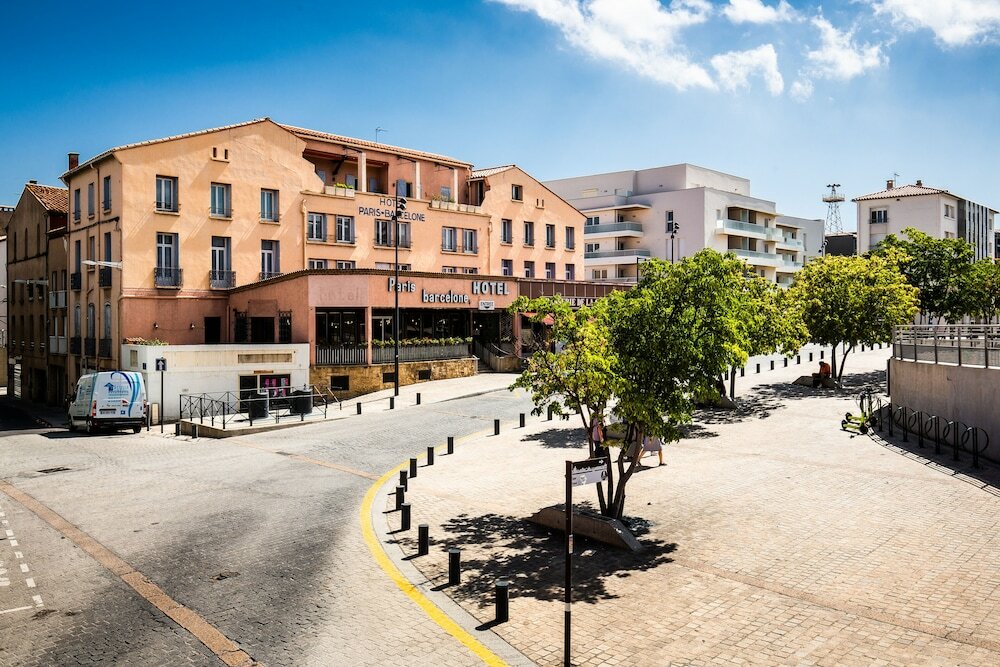 Фото отеля 1