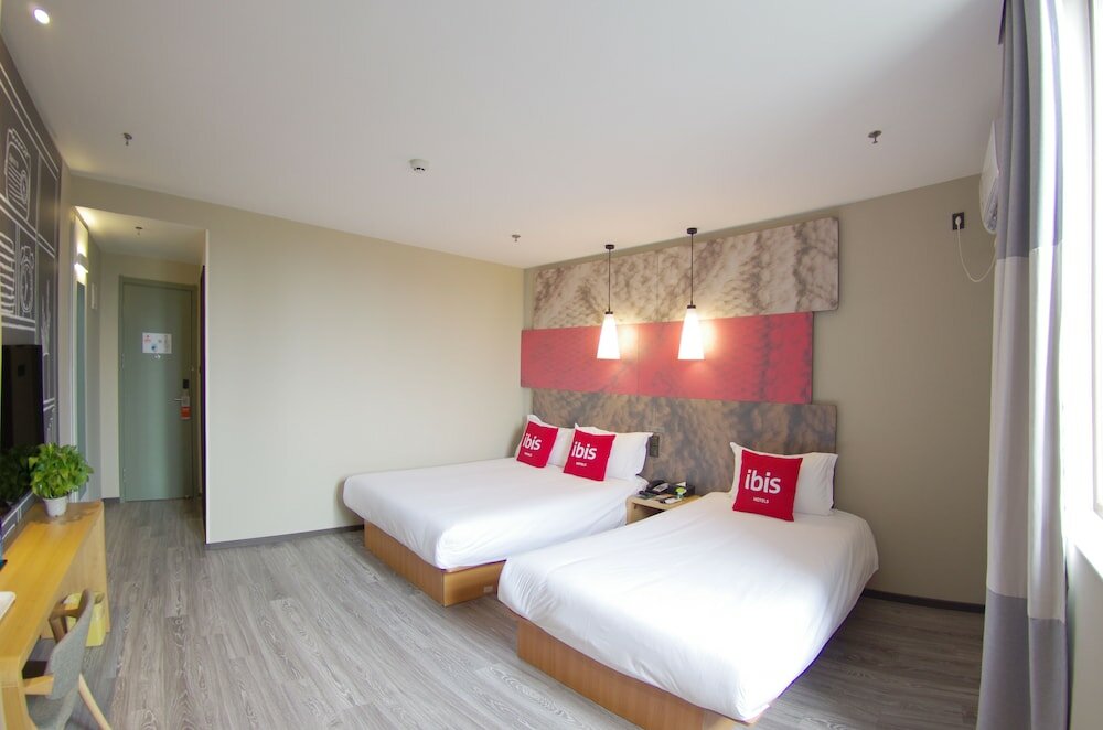 Фото Ibis Beijing Tiantandongmen Metro Station Hotel