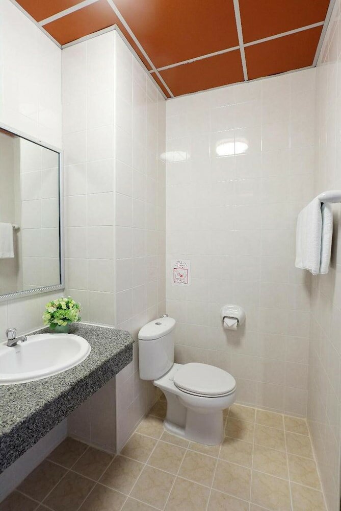 Фото Rambuttri Village Inn & Plaza