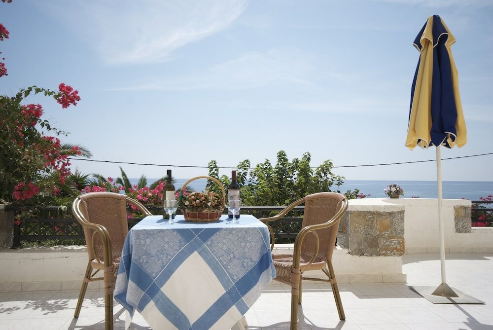 Фото Sarikampos Beach