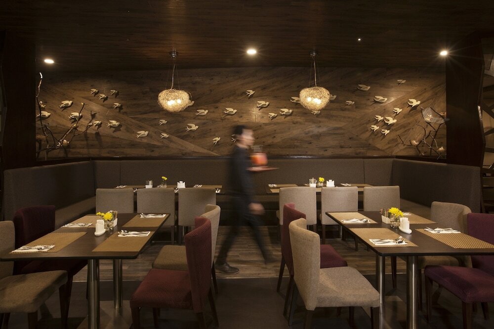 Фото Oak Tree Urban Jakarta