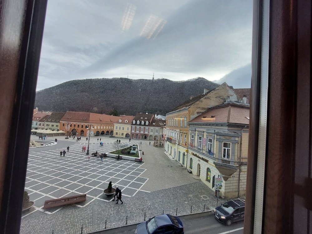 Фото Main Square Apartments & More