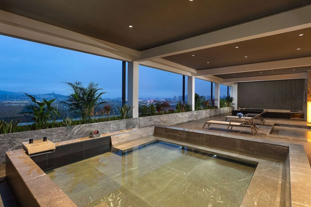 Фото Hawthorn by Wyndham Honghe Mile Hot Spring