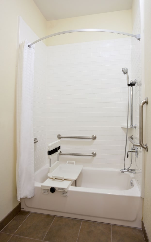 Фото Candlewood Suites Dickinson Nd, an Ihg Hotel