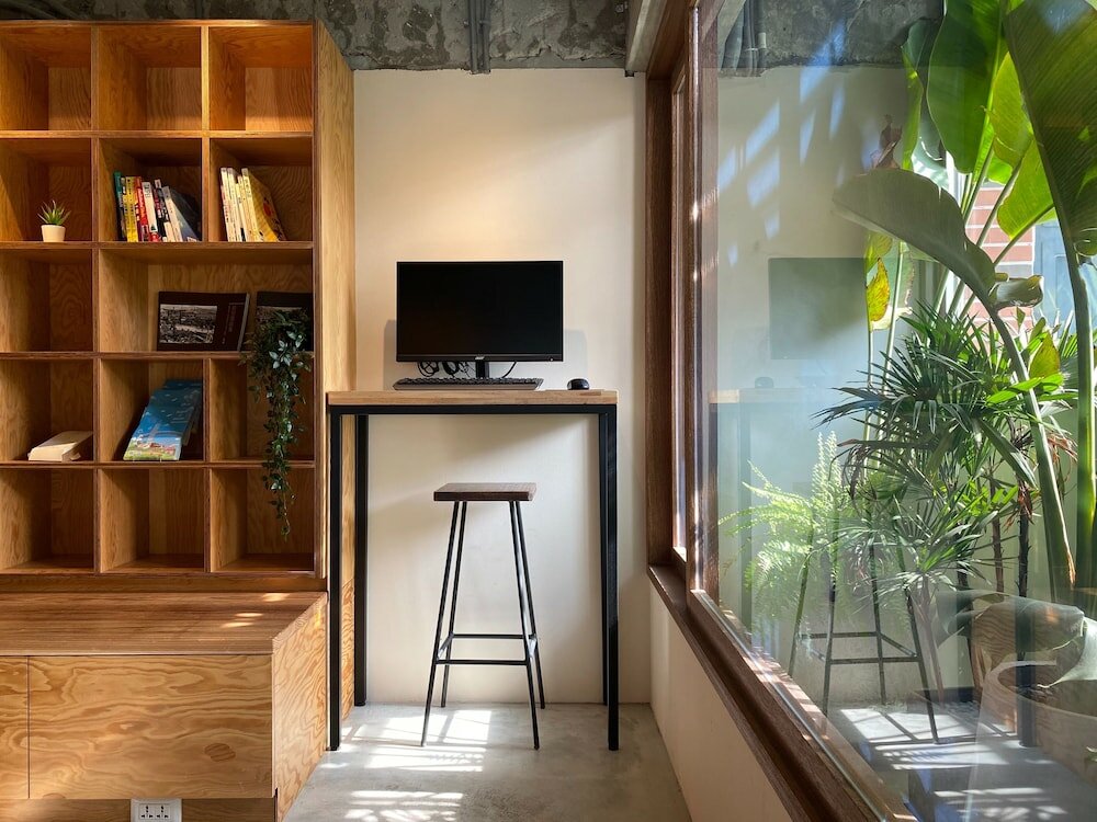 Фото We Come Hostel