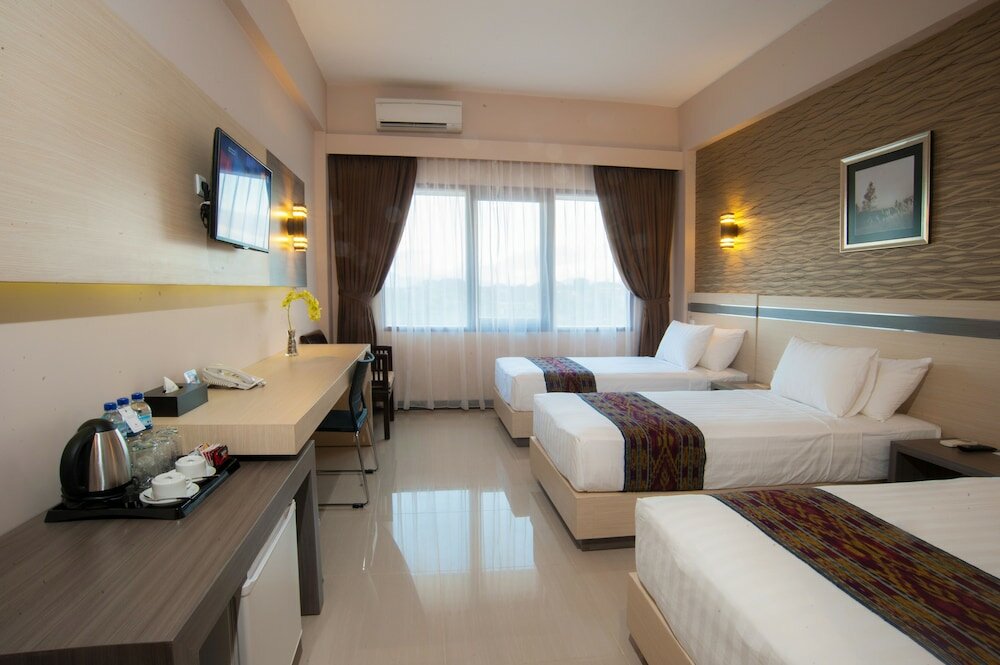 Фото Lombok Raya Hotel