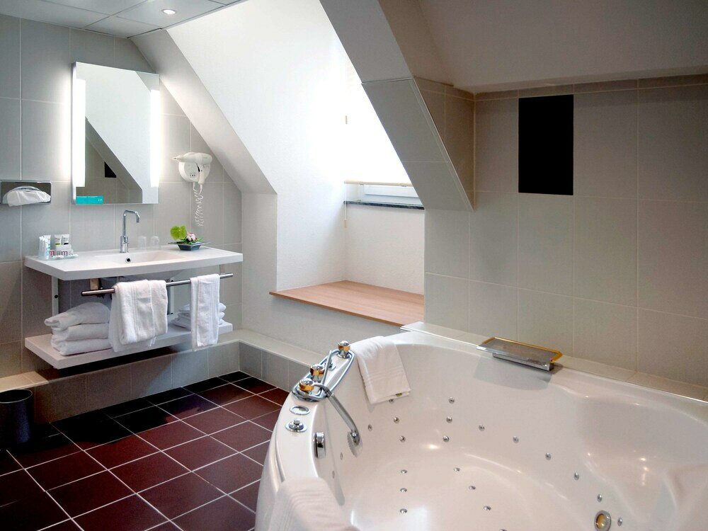 Фото Hôtel Mercure Abbeville Centre Porte de La Baie de Somme