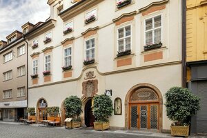 Гостиница Iron Gate Hotel & Suites Prague by Bhg