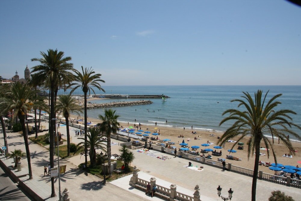 Фото Hotel Subur