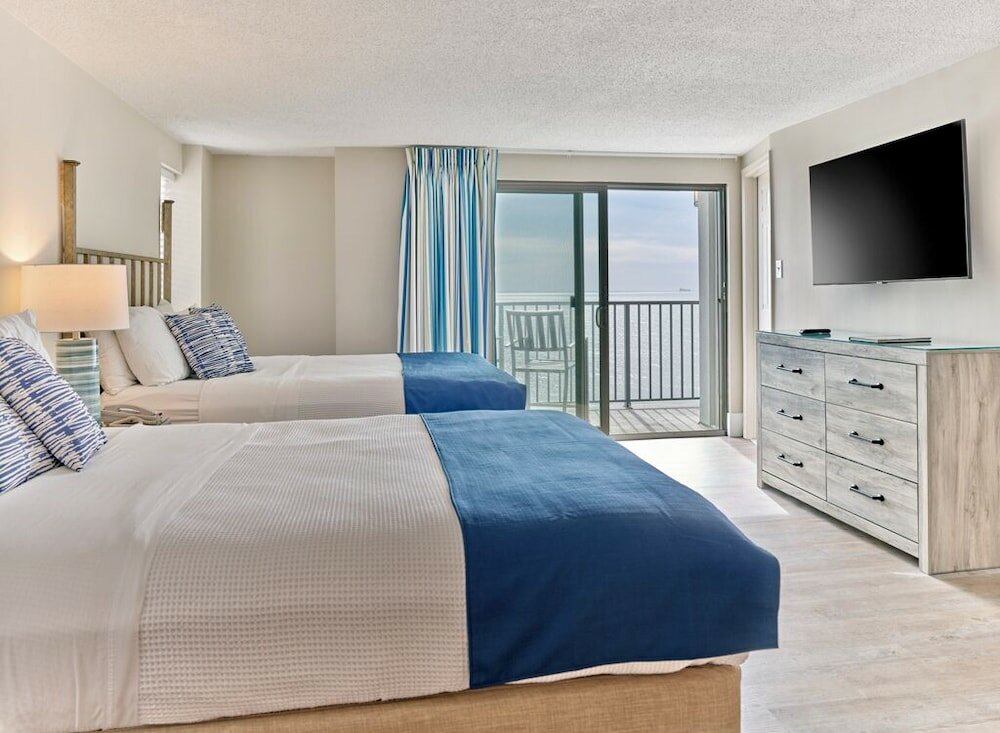 Фото Henlopen Hotel