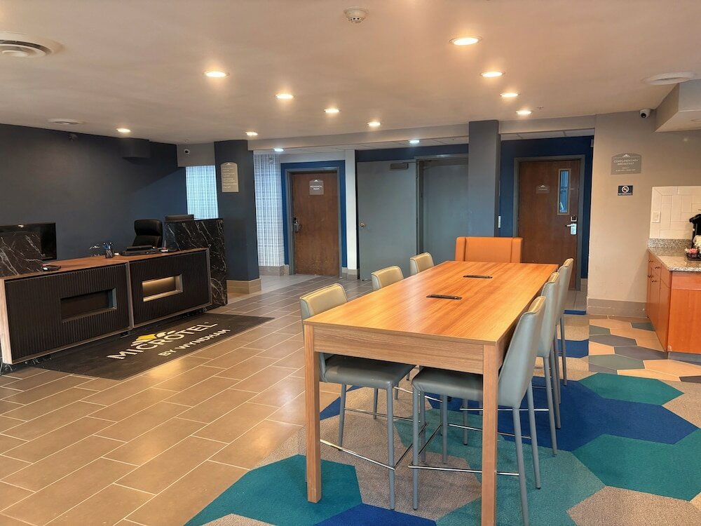 Фото Microtel Inn by Wyndham Denver