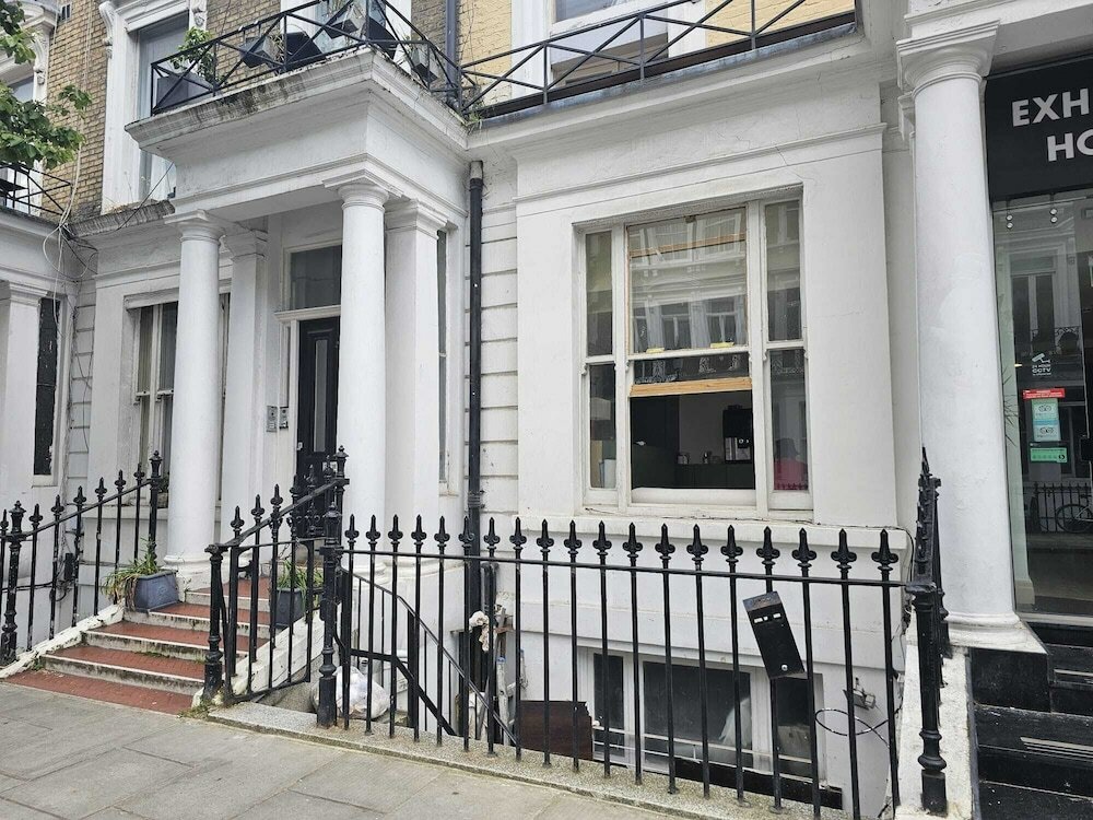 Фото Exhibition Court Hotel 4