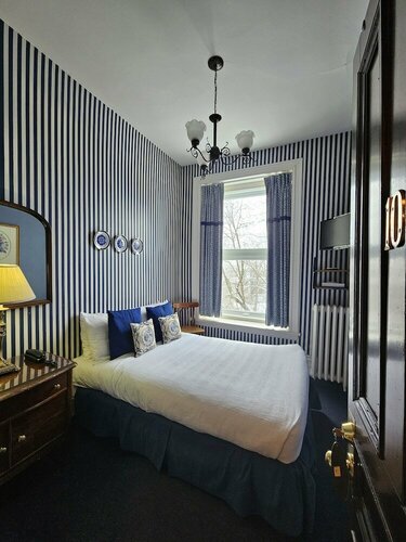 Внешний вид отеля Hotel Manoir Sherbrooke в Монреале, фото 5