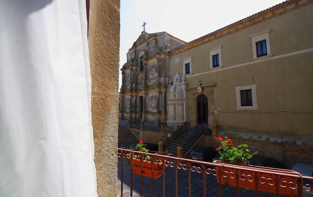 Фото Gualtiero camere e suite