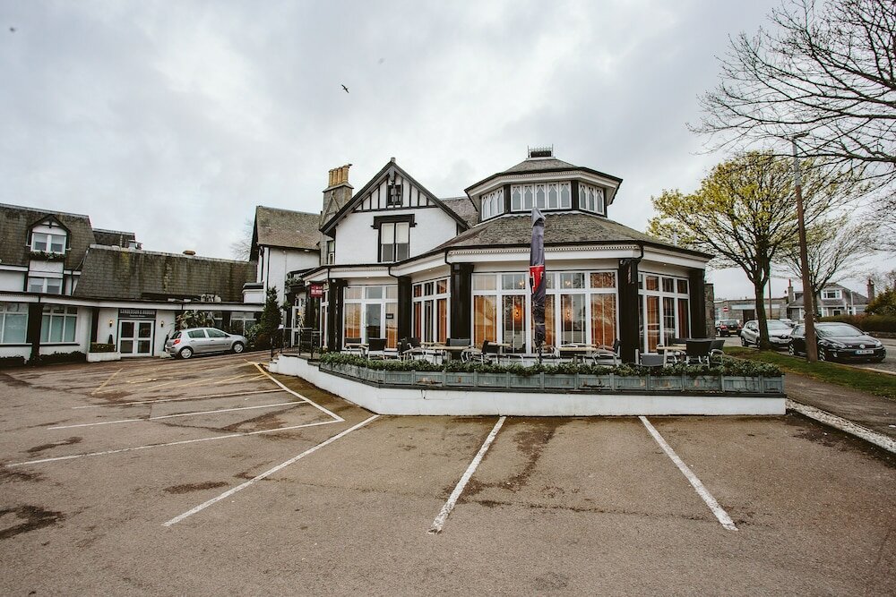 Фото Palm Court Hotel