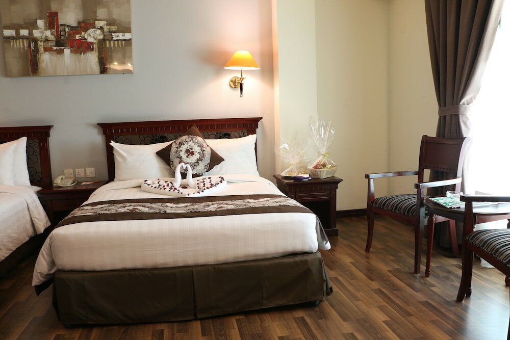 Фото Pars International Hotel