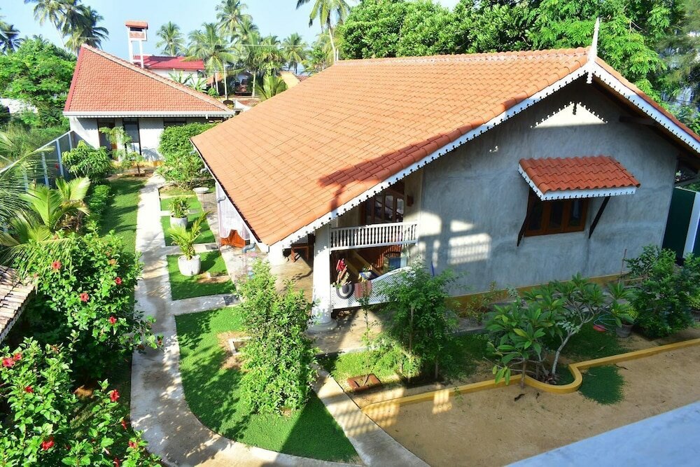 Фото Thambili cabanas