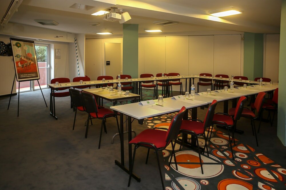 Фото Ibis Styles Frejus Saint-Raphael