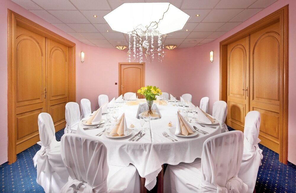 Фото Hotel Concertino Zlatá Husa