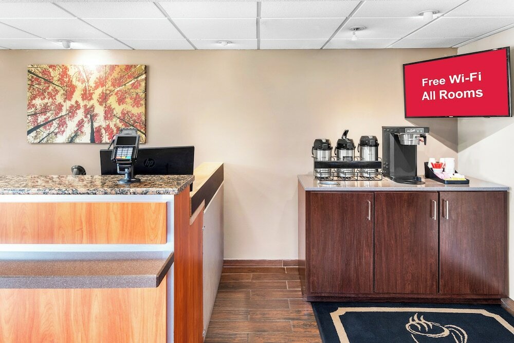 Фото Red Roof Inn Indianapolis North - College Park