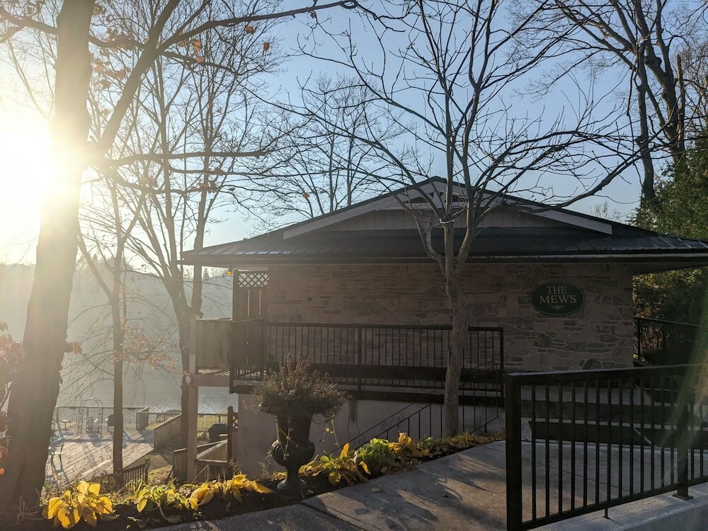 Фото Inn at the Falls