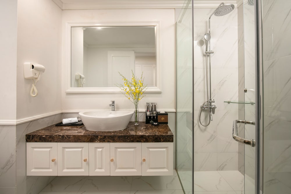 Фото Adonis Hotel