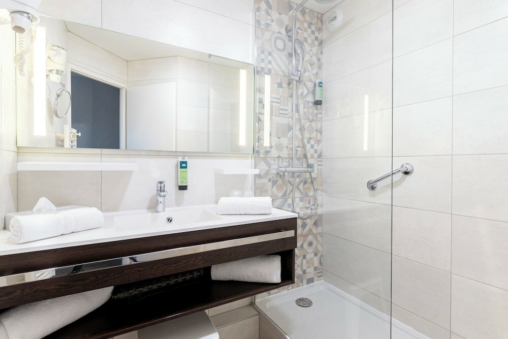 Фото Logis Hôtel l'Arc en Ciel