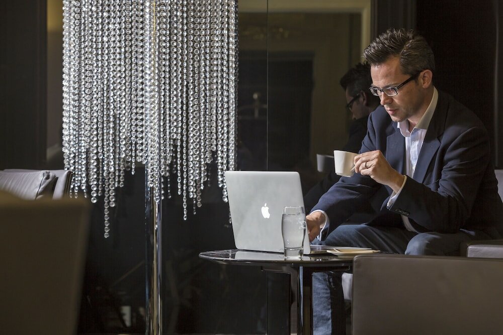 Фото The Queen’s Gate Hotel