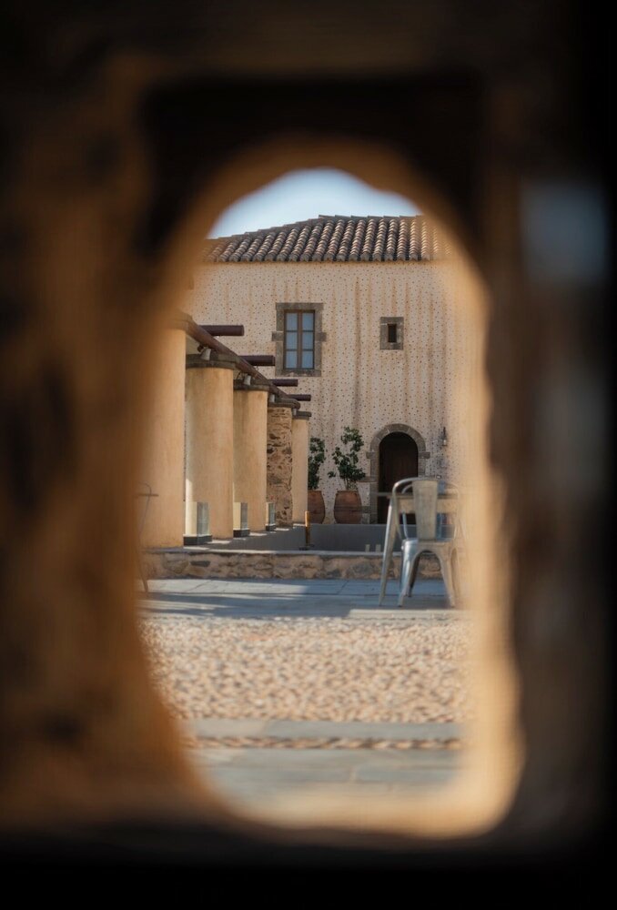 Фото Kinsterna Hotel