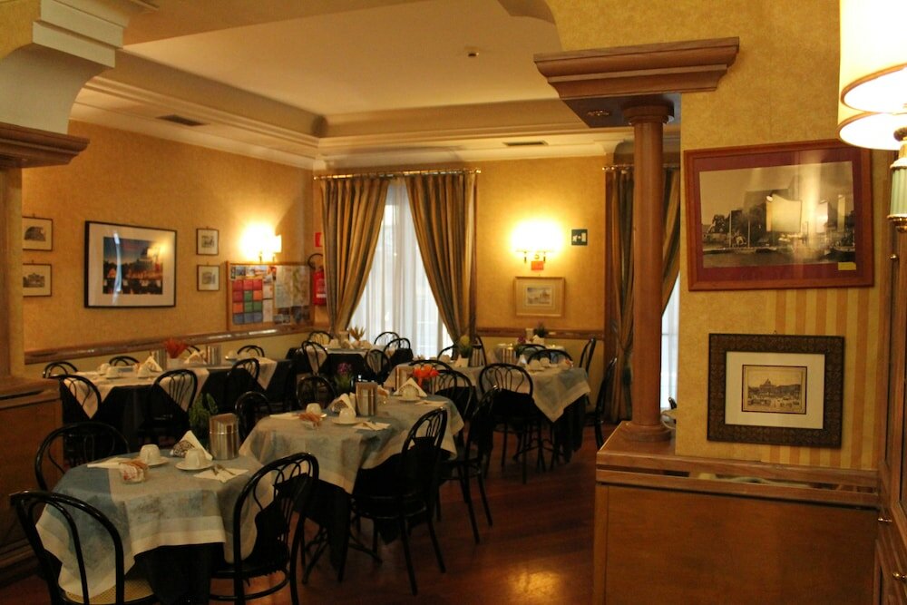 Фото Hotel Pomezia