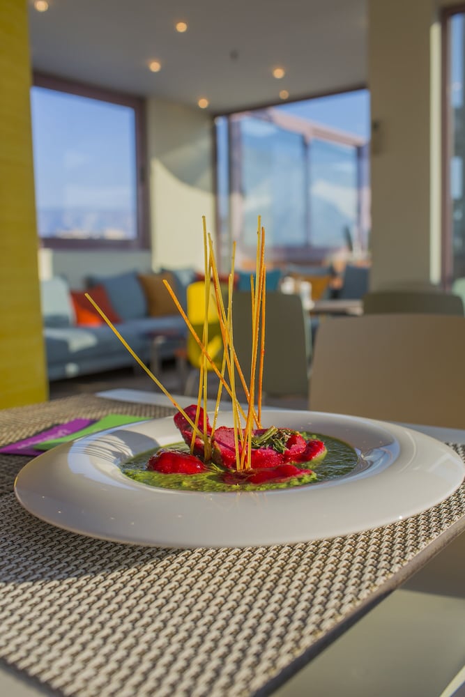 Фото Novus City Hotel