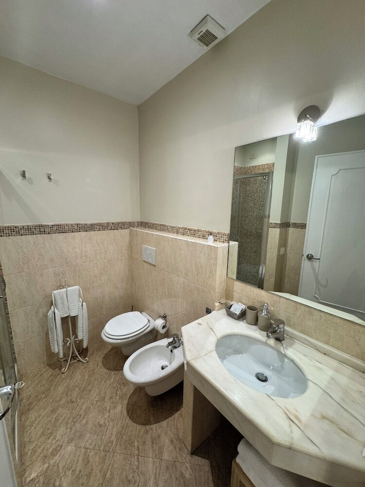 Фото 66 Imperial Inn DeLuxe