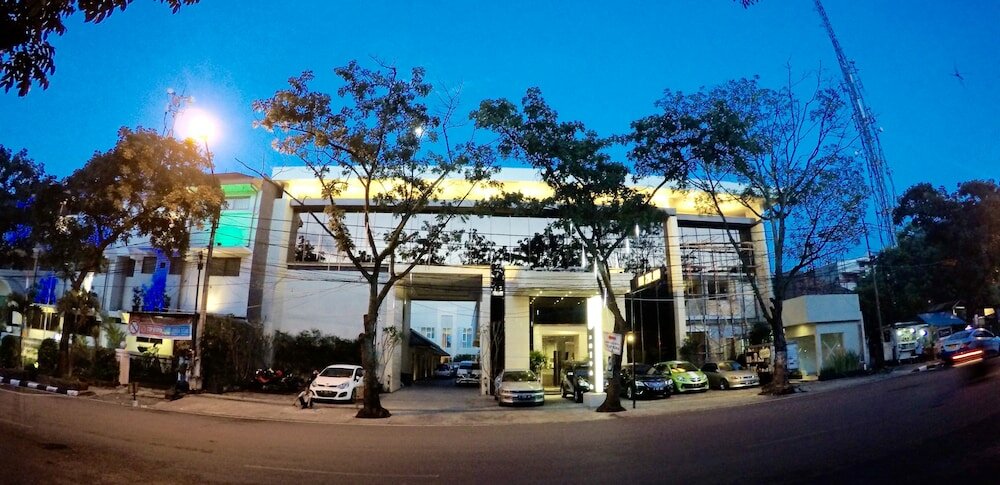 Фото отеля 2