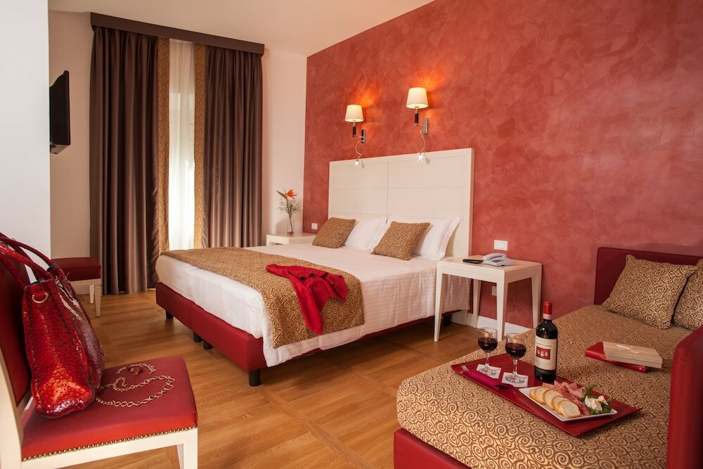 Фото Floris Hotel