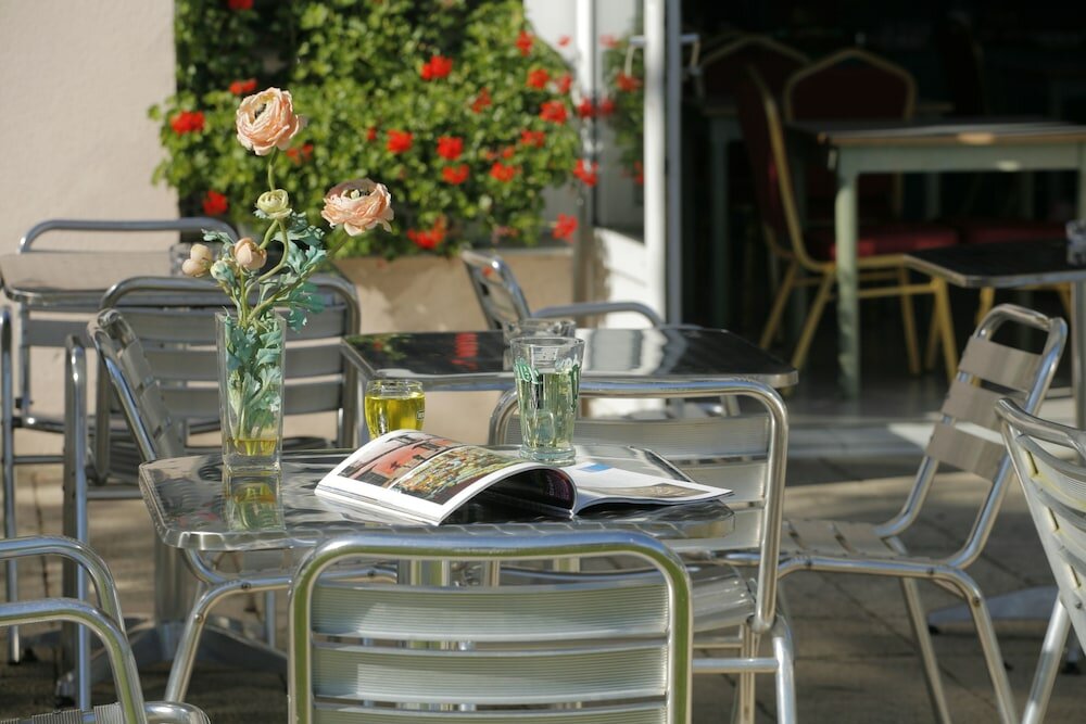 Фото Sure Hotel by Best Western Dole