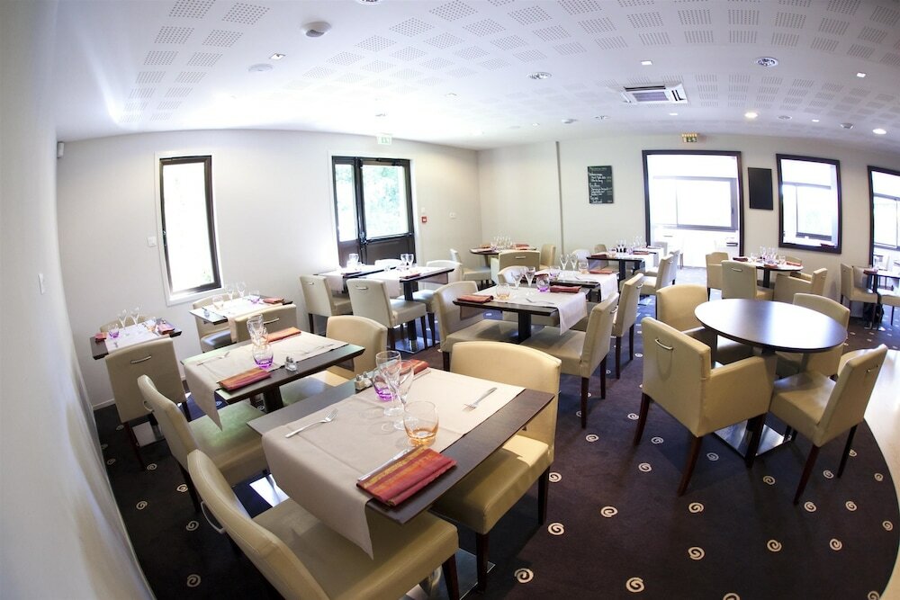 Фото Hôtel Kyriad Rennes Nord