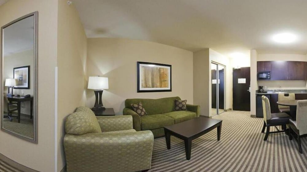 Фото Holiday Inn Express Hotel & Suites Richwood-Cincinnati South, an Ihg Hotel