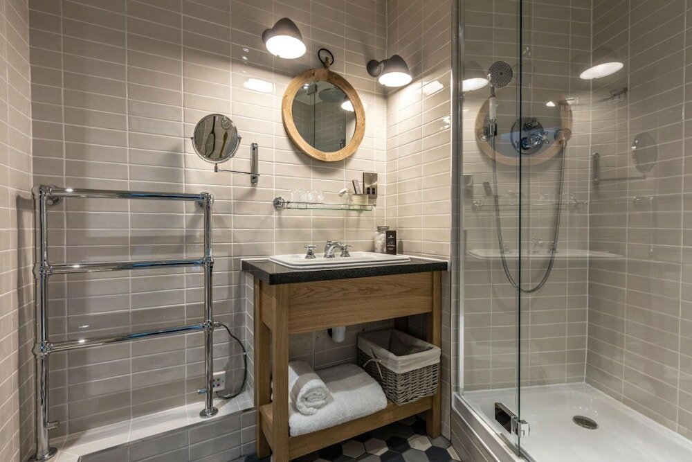 Фото The Hand & Spear