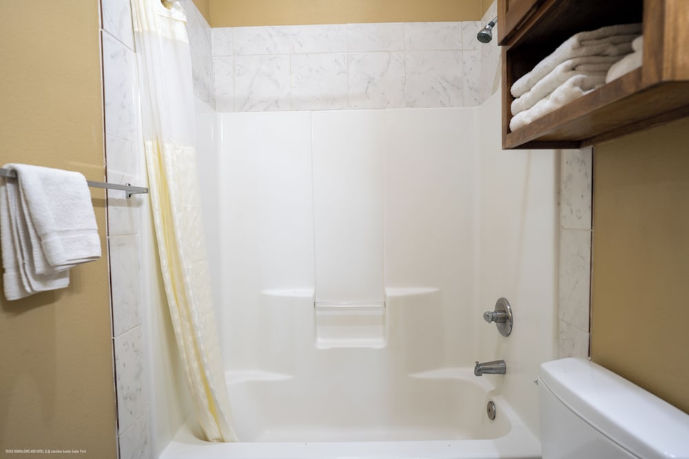 Фото The Bungalows Hotel & Event Center