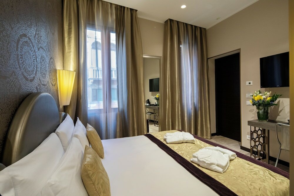 Фото Alle Guglie Boutique Hotel