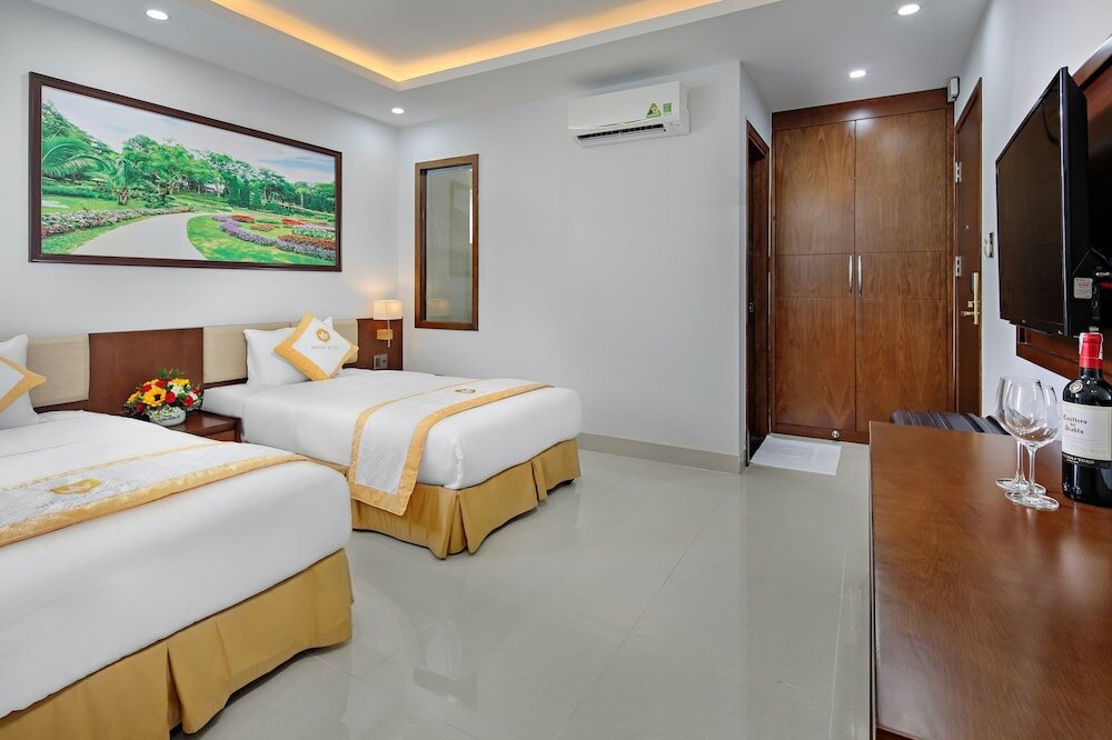 Фото Merry Hotel