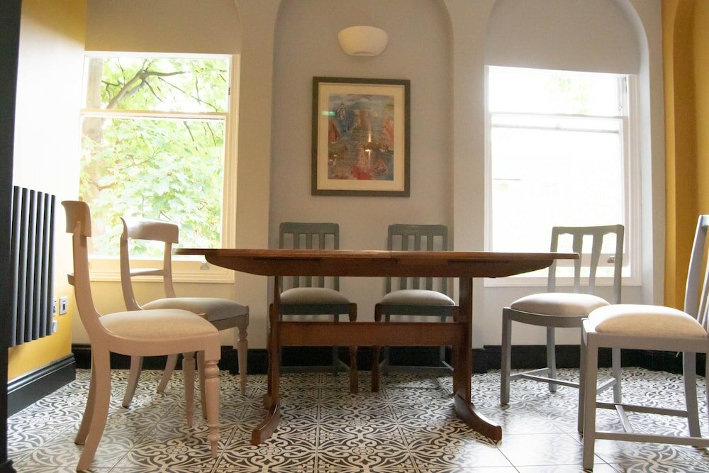 Фото Byron Hotel London