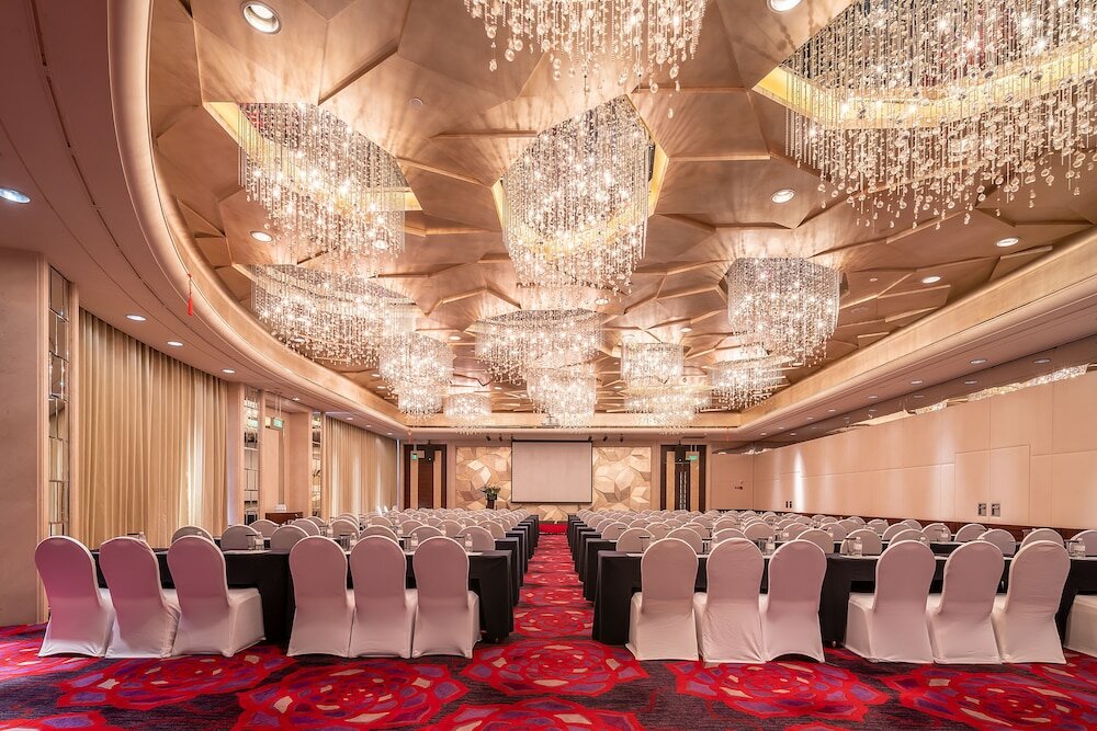 Фото Renaissance Shanghai Yu Garden Hotel