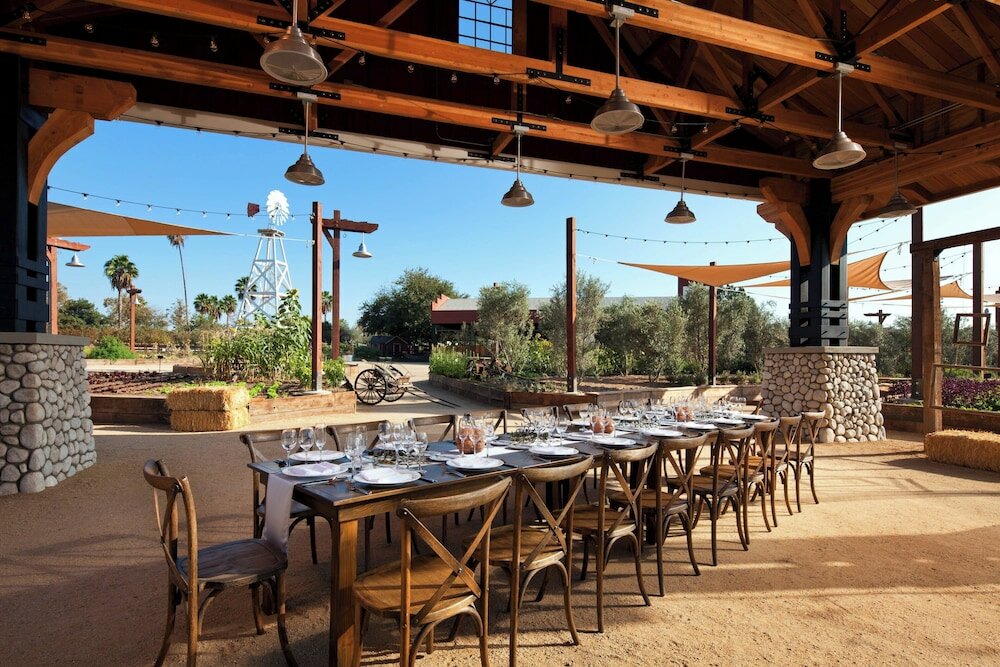 Фото Sheraton Fairplex Hotel & Conference Center